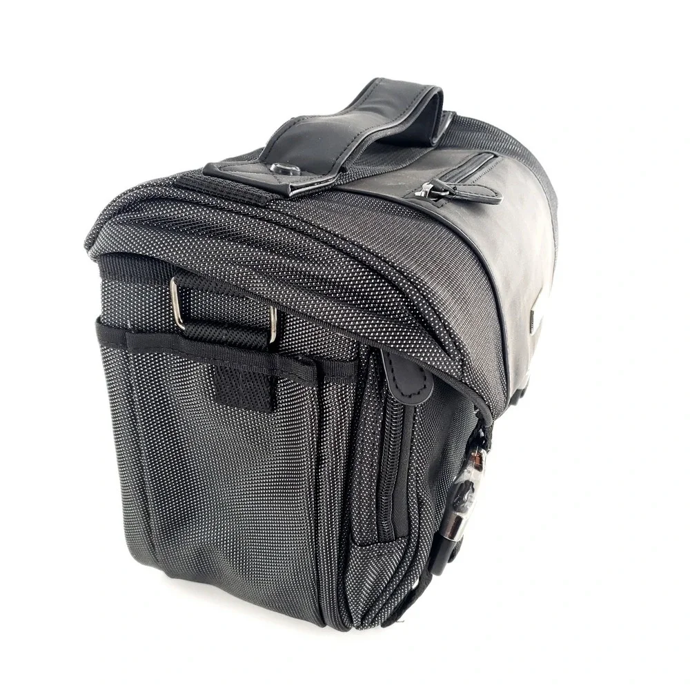 Nikon 9793 DSLR Camera Bag Black w/ Shoulder Strap New Never Used